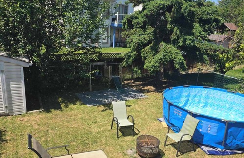 Northwest Calgary House | The Cozy Haven-Entire home in NW area of Calgary|Corporate Party|Family Friendly