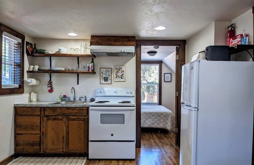 Tumalo Apartment | The Cozy Tumalo Guest House - Private standalone apartment in Central Oregon