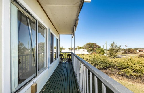 Lancelin House | The Cray Pot - Centre of it all
