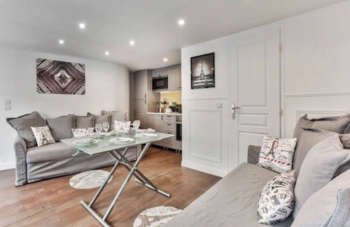 Strasbourg -Saint-Denis Apartment | THE CRAZY DREAM OF GUSTAVE EIFFEL IN MONTROGUEIL