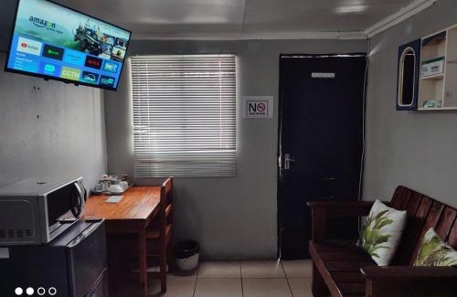 Springs House | The Croc Backpackers