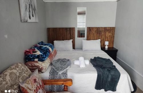 Springs House | The Croc Backpackers