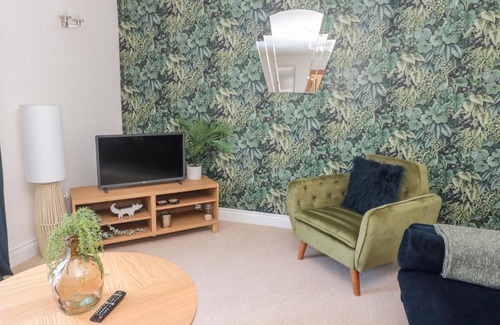 Longhoughton House | The Croft