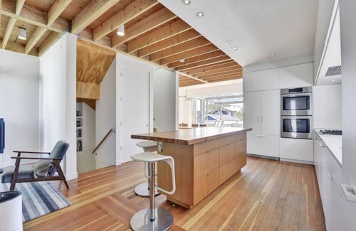 Riley Park House | The Cube - 6BD Minimalist Dream