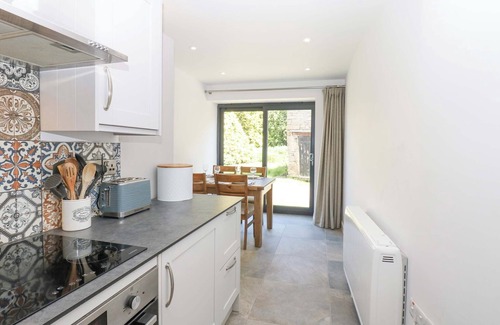 Langthwaite Cottage | THE CURLEWS, pet friendly, character holiday cottage in Langthwaite