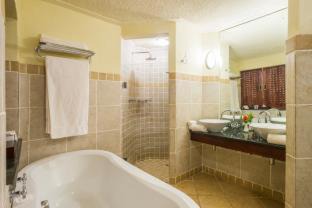 Livingstone Cabin | The David Livingstone Safari Lodge & Spa