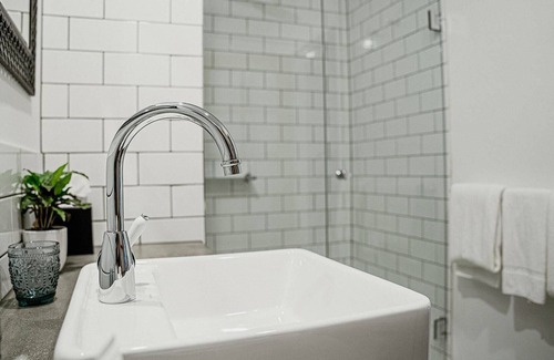 Daylesford Apartment | The Daylesford Art Motel (Superior Suite 4)
