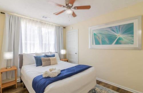 Columbus House | The Delightful Doubles- Unit A- Centrally Located