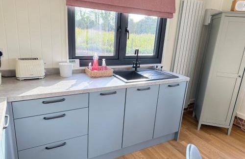 Scoulton Ski Chalet | The Den