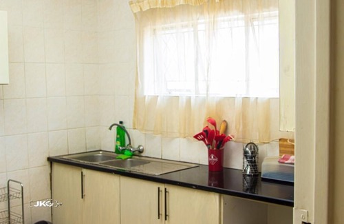 Harare Cottage | The Den.nCosy home away from home.