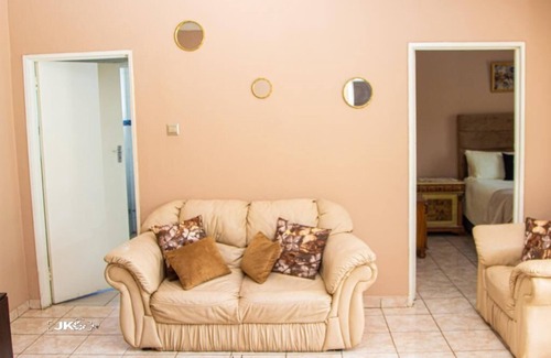 Harare Cottage | The Den.nCosy home away from home.