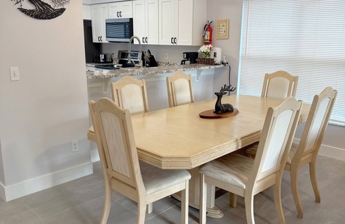 Chatham Park House | The Den! Private Pool and Pond Views, 5 Miles to Disney