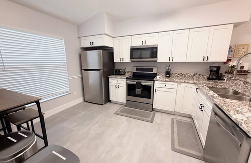 Chatham Park House | The Den! Private Pool and Pond Views, 5 Miles to Disney