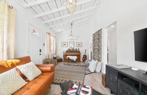 Joshua Tree House | The Desert Nomad Retreat in Joshua Tree Village