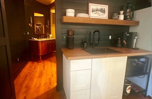 Mill Spring RV Rental | The Dogwood - Glamping Tent at Wheat Creek Outpost