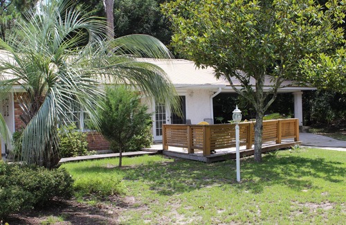 Jekyll Island Apartment | 'The Dollyanna' Luxury One-Bedroom Mini-Suite