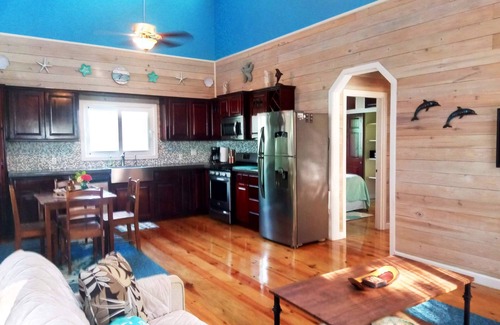 Isla de Utila House | The Dolphin House - A Serenity Beach Cottage