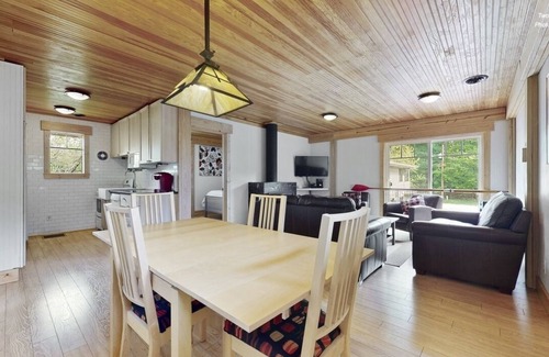 Douglas House | The Douglas Boathouse! Amazing location/Sleeps 20 in comfort/all ages friendly