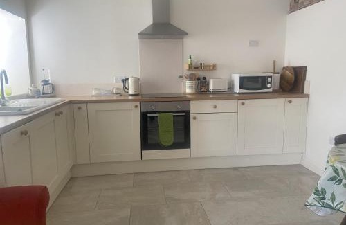 Gringley on the Hill Apartment | The Dovecote - Peaceful Short-Stay Cottage for Contractors & Getaways near Gainsborough