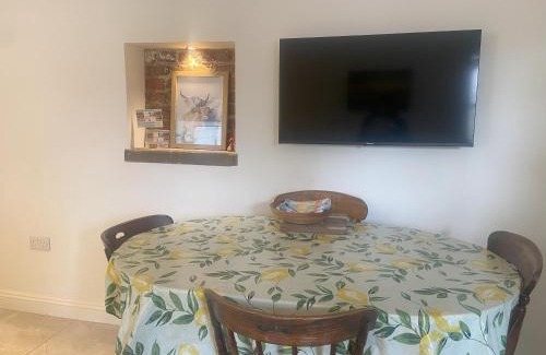 Gringley on the Hill Apartment | The Dovecote - Peaceful Short-Stay Cottage for Contractors & Getaways near Gainsborough