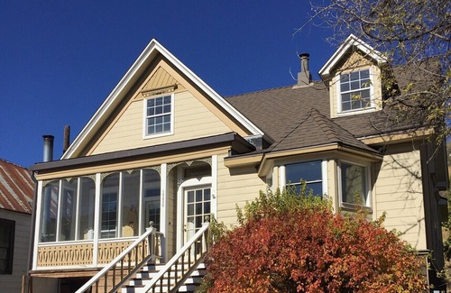 Downtown House | The Downtown House, 5br Historic Downtown Truckee, newly remodeled, free parking