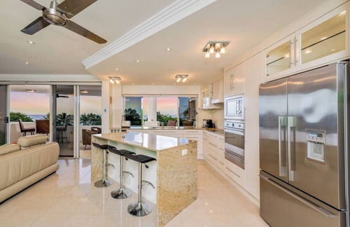 Cairns Apartment | The Dreamscape Sea View Serenity on the Esplanade