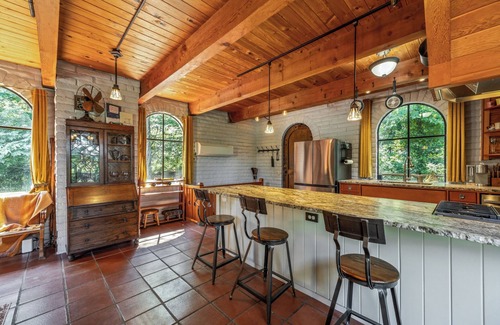 Amazon Other | The Ducking Castle and Carriage House