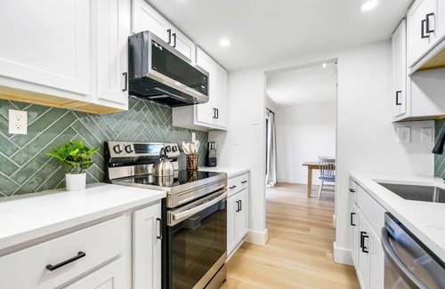 Crescent Beach Apartment | The Dune - Ocean front!