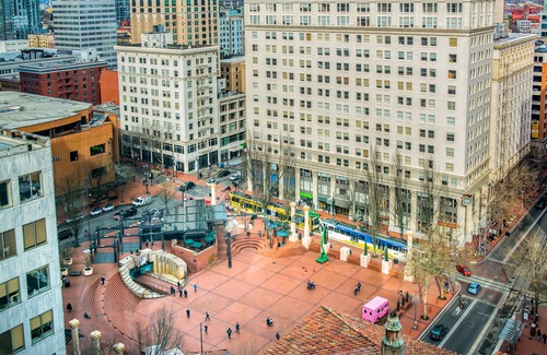 Downtown Portland Hotel | The Duniway Portland, A Hilton Hotel