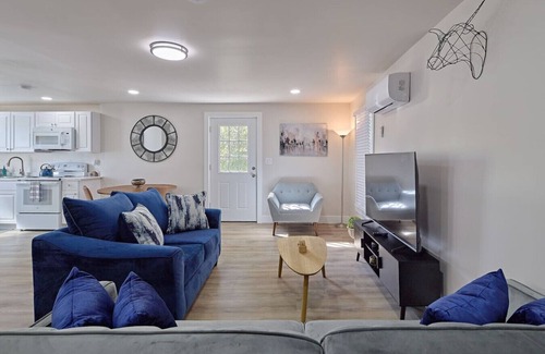 Dunlap Apartment | The Dunlap Escape | Spacious 2BD Home