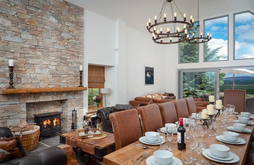 Grantown-on-Spey House | The Eagle's Nest - large house with hot tub and sauna