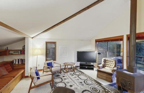 Otis House | The Eagle's Nest