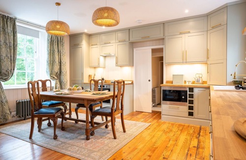 Newton Stewart Cottage | The Earls Library - an apartment that sleeps 4 guests in 2 bedrooms