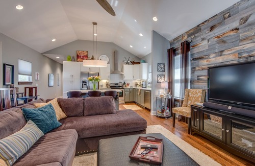 East Nashville House | The East Nashville Getaway. New home w/upgraded amenities, minutes to Broadway!