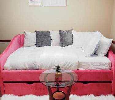 Sandy Springs Apartment | The Easy Access 2Br2bts kingbed apt with 4 beds sleeps 5