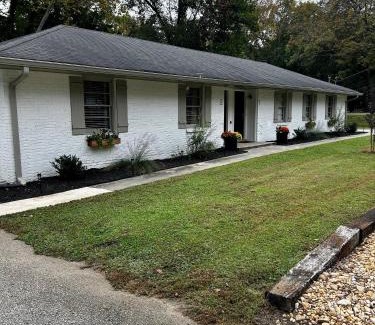 Covington Apartment | The Eclectic 1/2 mi from square