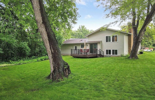 Eden Prairie House | The Eden Escape - peaceful retreat in the suburbs