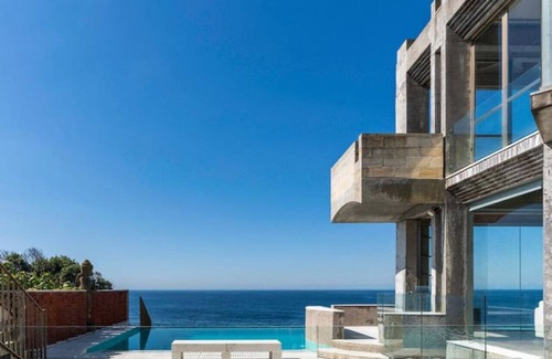 South Coogee House | The Edge: Where Luxury and Nature Meet