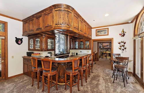 Big Bear Lake Cabin | The Edgewood Mansion by Destination Big Bear: Big Bear Lakes Finest Estate on Nearly 2 Acres! HOT TUB! Close to Bear Mtn & Snow Summit!