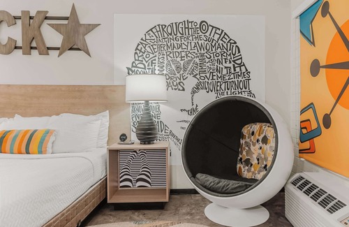 Downtown Phoenix Hotel | The Egyptian - Retro Modern Motel - Room 201