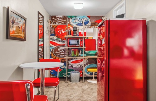 Downtown Phoenix Hotel | The Egyptian - Retro Modern Motel - Room 201