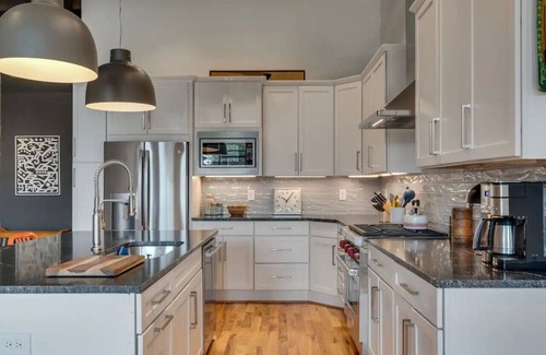 Fayetteville Apartment | The Elk Loft | 2BD/2BA Historic Beauty