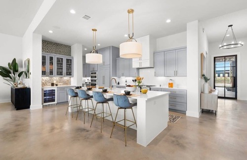 Kingsland House | The Enclave | Kid's Play Zone | Game Room | Infinity Pool + Spa | 9 Mi to Winery