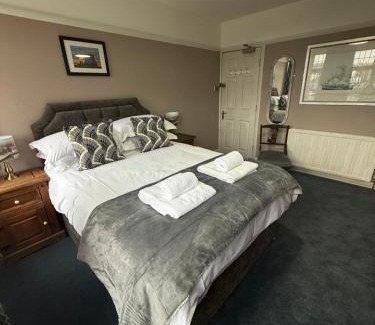 Whitby Hotel | The Endeavour