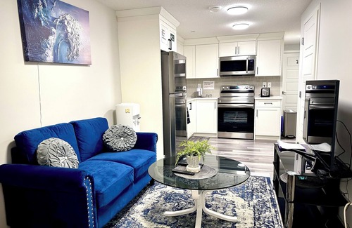 Calgary House | The entire suite