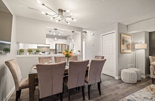 Canmore Ski Chalet | The Eros by Samsara SSR Property Management|Private Entry|Panorama Top View|2BR+