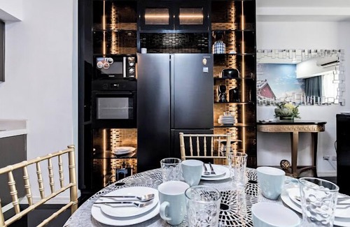 La Paz Condo | The exclusive Milano by Versace is located in an excellent central location.