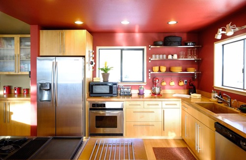 West Hills House | The Executive Lodge up in the West Hills and is 2 miles from downtown Bend.