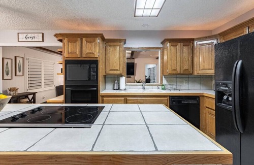 Lubbock House | The Fairview - 3BR/2BA - Pool & Hot Tub - Central