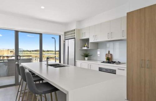 Torquay House | The Fairway Club 8